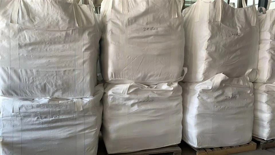 white potassium aluminium fluoride
